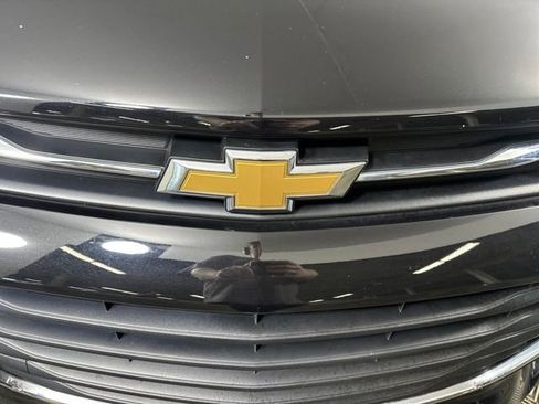 Used 2022 Chevrolet Trax LT w/ LT Convenience Package image 9