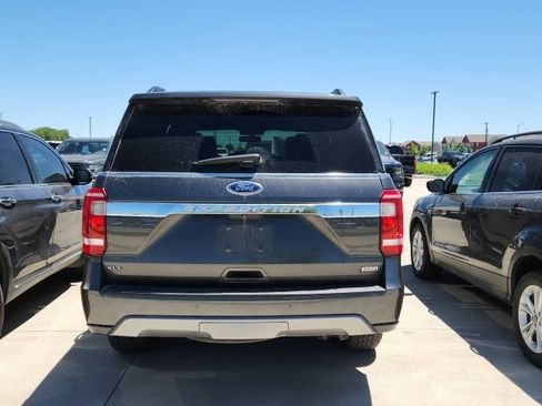 Used 2019 Ford Expedition XLT w/ Equipment Group 202A AWD/4WD image 2