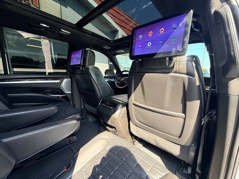 Used 2025 Cadillac Escalade Sport Platinum w/ LPO, ONYX Package AWD/4WD image 47