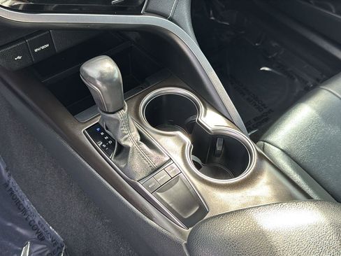 Used 2023 Toyota Camry SE image 19