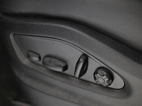 Used 2024 Porsche Cayenne AWD/4WD image 24
