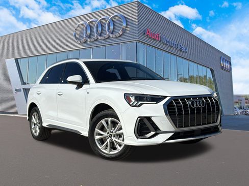 Certified 2025 Audi Q3 2.0T Premium image 1
