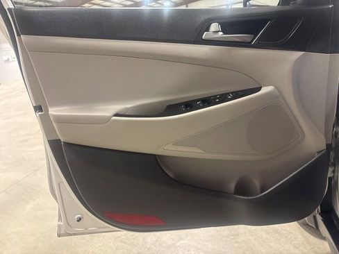 Used 2018 Hyundai Tucson SE image 15