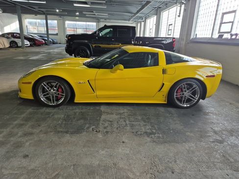 Used 2009 Chevrolet Corvette Z06 w/ Preferred Equipment Group image 4