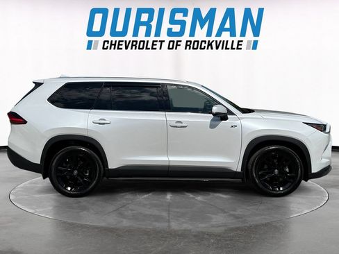 Used 2024 Toyota Grand Highlander AWD image 7