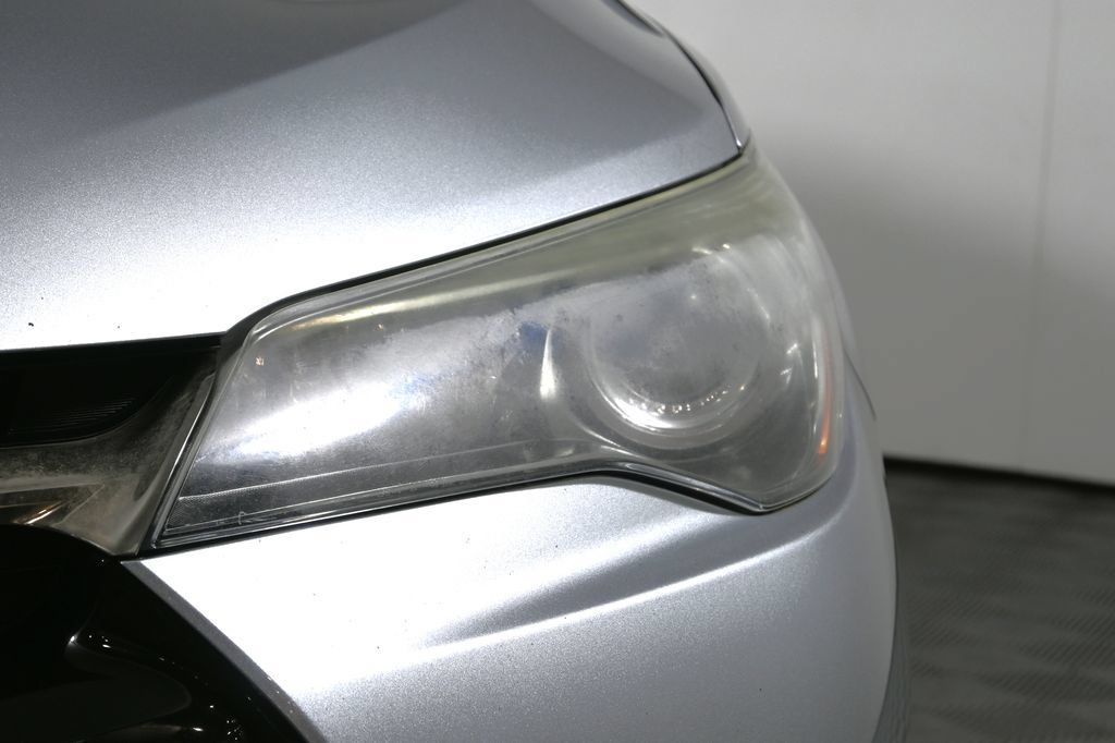Used 2016 Toyota Camry XSE w/ Moonroof Package FWD image 11