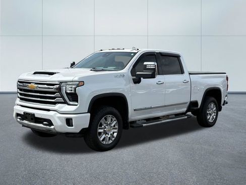 Used 2025 Chevrolet Silverado 2500 High Country w/ High Country Premium Package AWD/4WD image 6