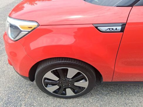 Used 2019 Kia Soul + FWD image 9