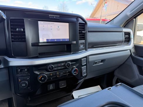 Used 2025 Ford F350 XLT image 30