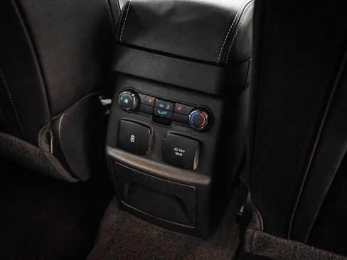 Used 2017 Ford Explorer Platinum image 38