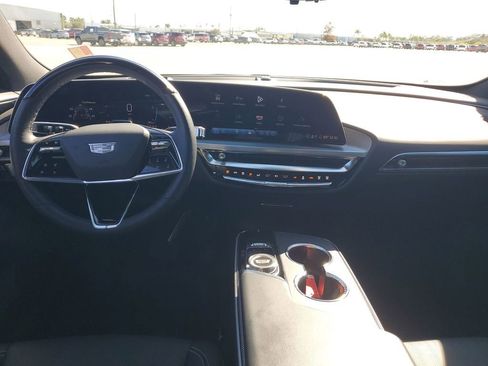 Used 2025 Cadillac Lyriq Luxury image 10