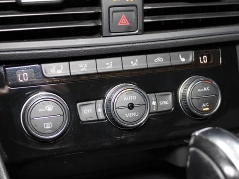 Used 2019 Volkswagen Jetta R-Line w/ R-Line Cold Weather Package FWD image 20