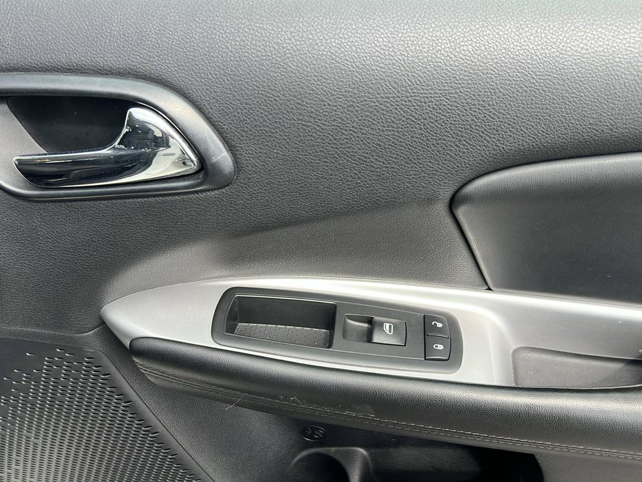 Used 2015 Dodge Journey FWD image 9