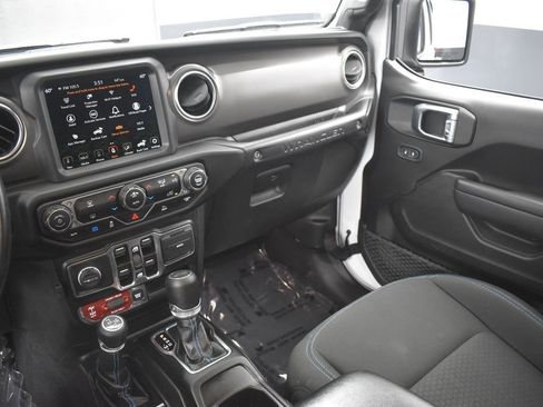 Used 2022 Jeep Wrangler Unlimited Rubicon 4xe image 32