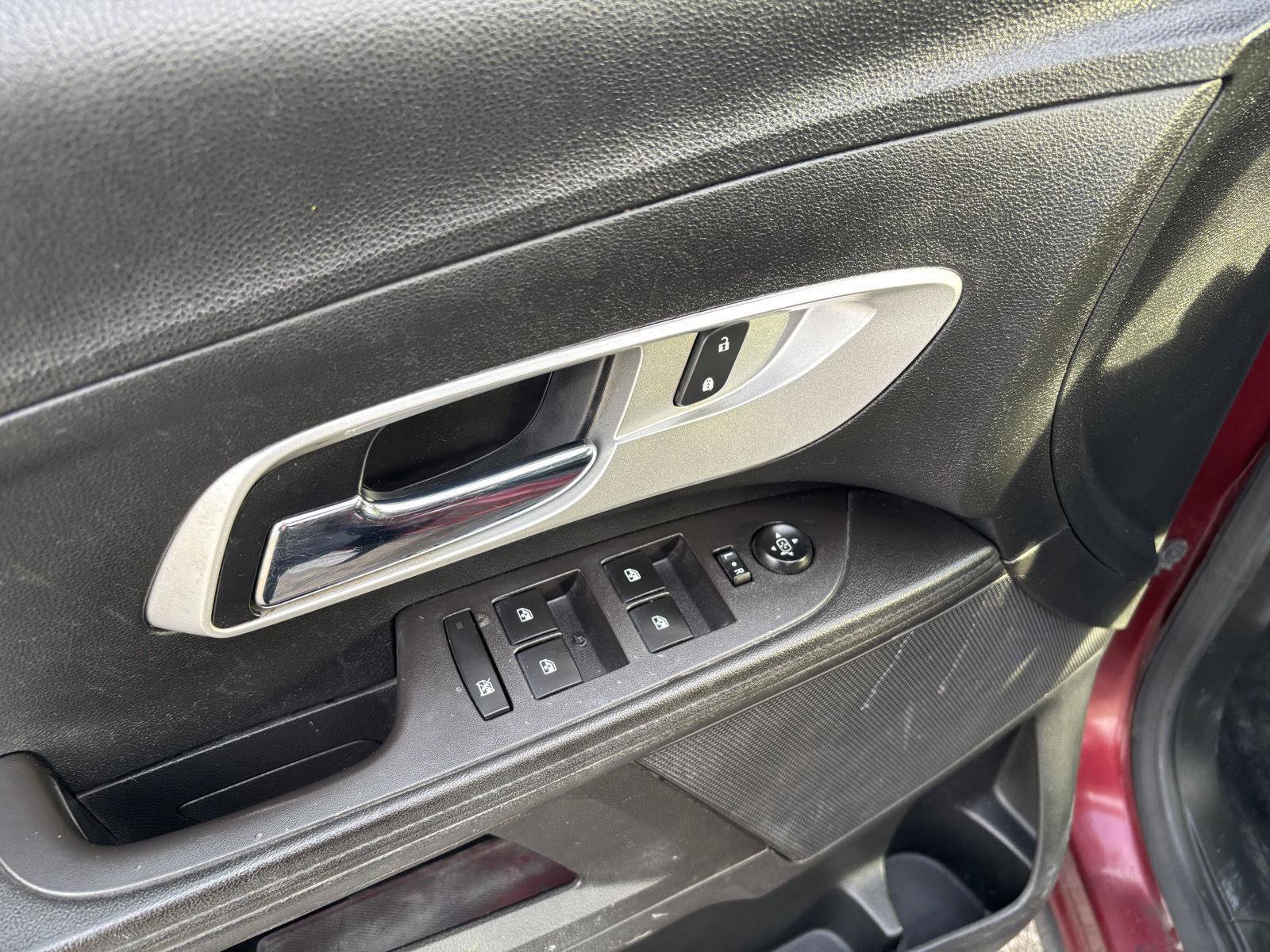 Used 2016 Chevrolet Equinox LTZ w/ Enhanced Convenience Package FWD image 15