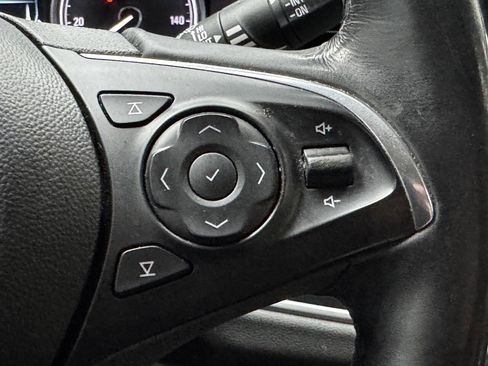 Used 2019 Buick Enclave Essence image 27