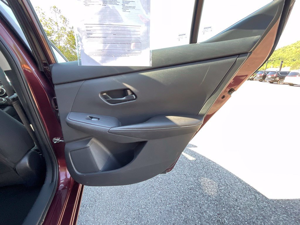 Used 2025 Nissan Sentra SV FWD image 23