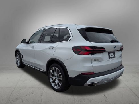 Used 2024 BMW X5 xDrive40i w/ Premium Package image 4