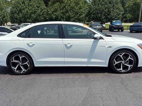 Used 2021 Volkswagen Passat 2.0T R-Line FWD image 1