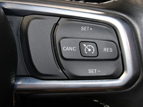 Used 2023 Jeep Wrangler Unlimited Sahara w/ Cold Weather Group AWD/4WD image 37
