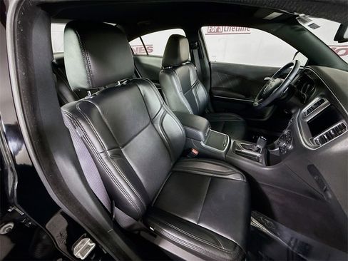 Used 2019 Dodge Charger SXT w/ Cold Weather Package image 31