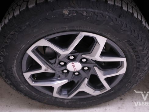 New 2026 GMC Sierra 1500 SLT w/ SLT Premium Plus Package image 29