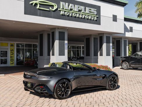 Used 2021 Aston Martin V8 Vantage Roadster image 45