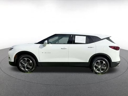 Used 2025 Chevrolet Blazer LT FWD image 8
