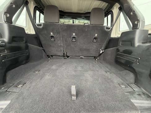 Used 2018 Jeep Wrangler Unlimited Sport S image 28