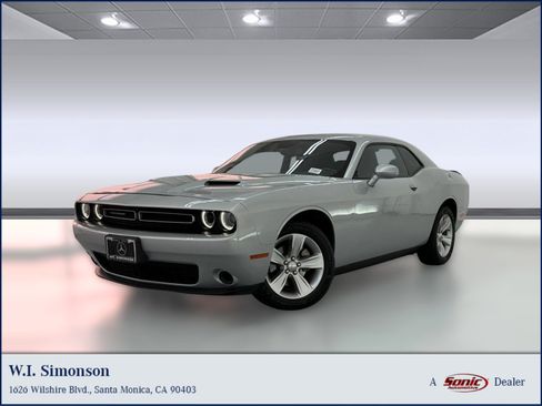 Used 2023 Dodge Challenger SXT RWD image 1
