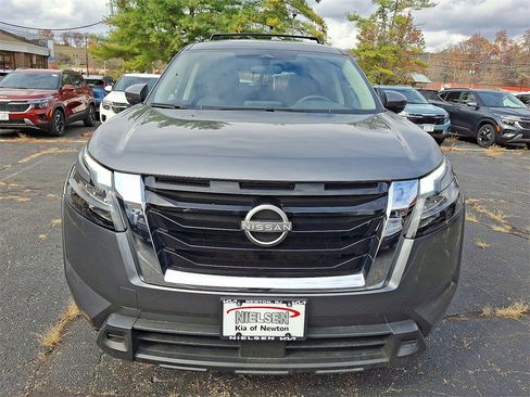 Used 2022 Nissan Pathfinder SV image 21