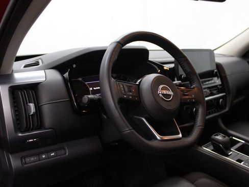 Used 2023 Nissan Pathfinder SL AWD/4WD image 13