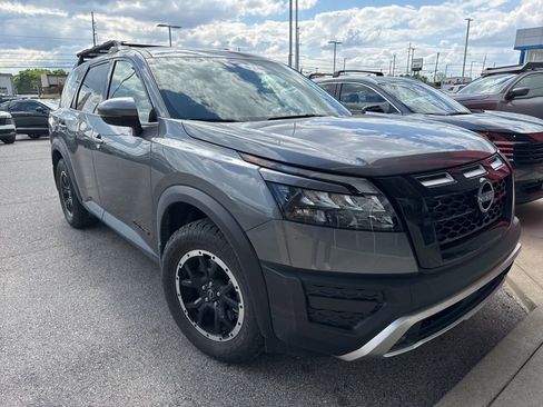 Used 2025 Nissan Pathfinder Rock Creek AWD/4WD image 2