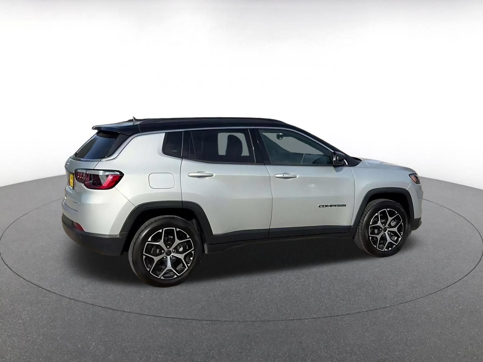 Used 2025 Jeep Compass Limited AWD/4WD image 14