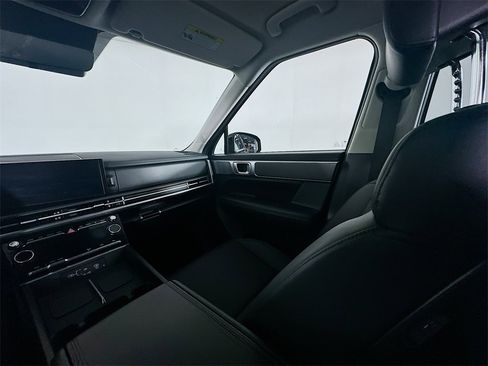 Used 2025 Hyundai Santa Fe SEL image 11