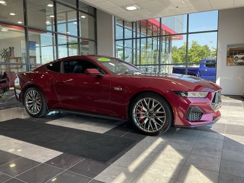 Used 2025 Ford Mustang GT Premium image 6