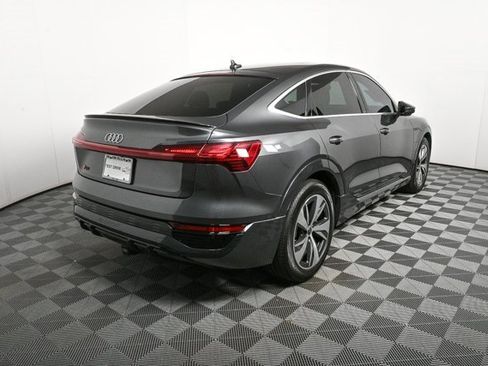 Used 2024 Audi Q8 e-tron Premium image 3