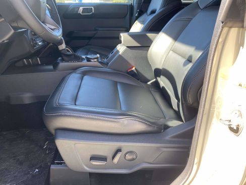 New 2025 Ford Bronco Badlands image 15