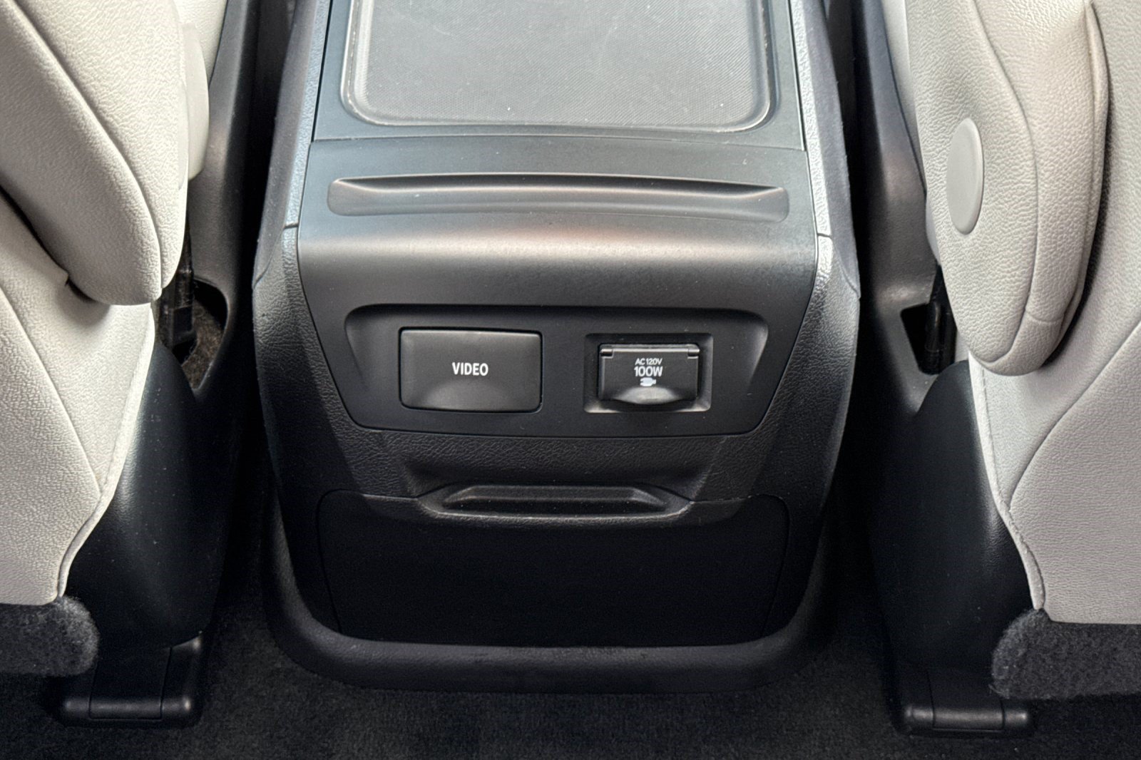 Used 2015 Toyota Sienna Limited Premium AWD/4WD image 16