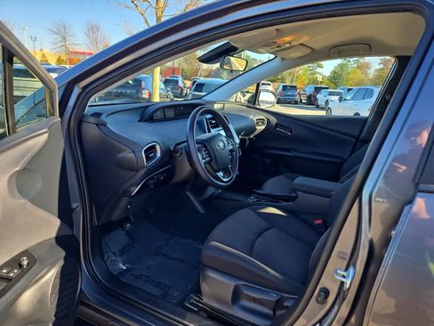 Used 2022 Toyota Prius Prime LE image 8