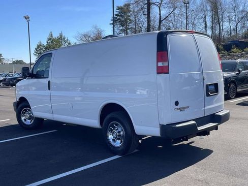 Used 2015 Chevrolet Express 2500 image 4