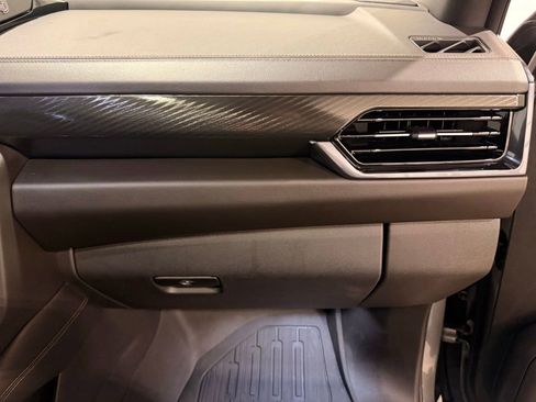 Used 2025 GMC Yukon AT4 w/ AT4 Premium Package AWD/4WD image 29