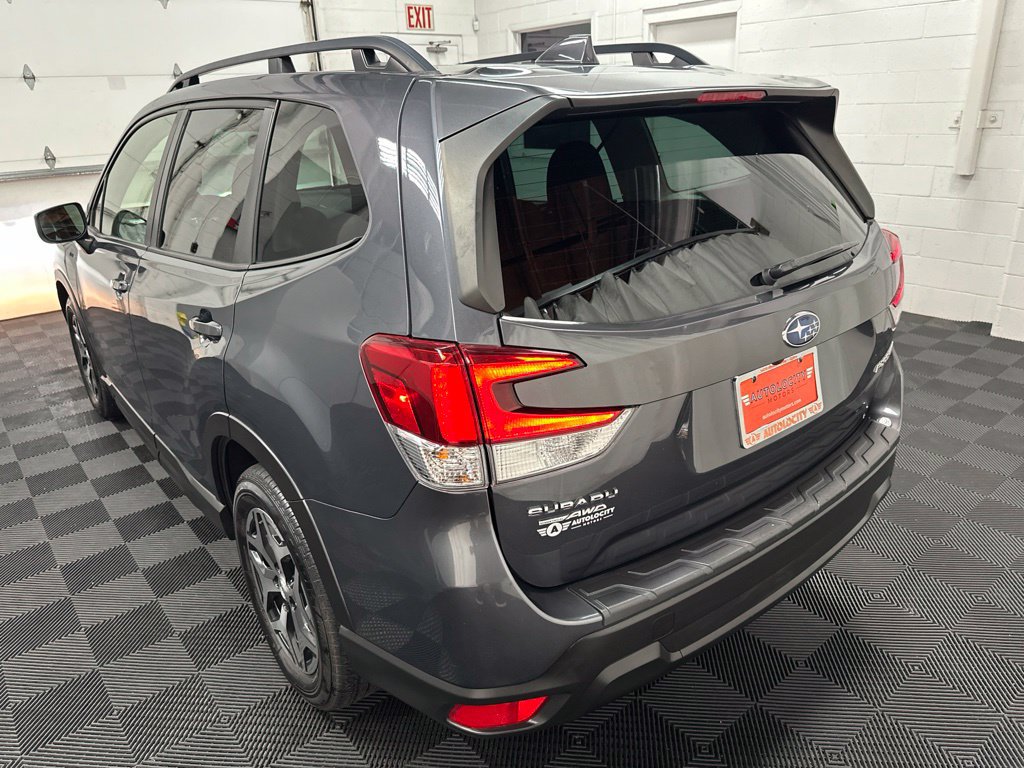 Used 2023 Subaru Forester Premium AWD/4WD image 8
