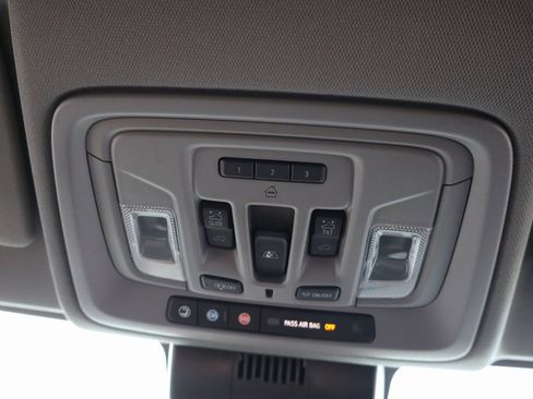 Used 2023 GMC Sierra 1500 SLT w/ SLT Premium Package image 17