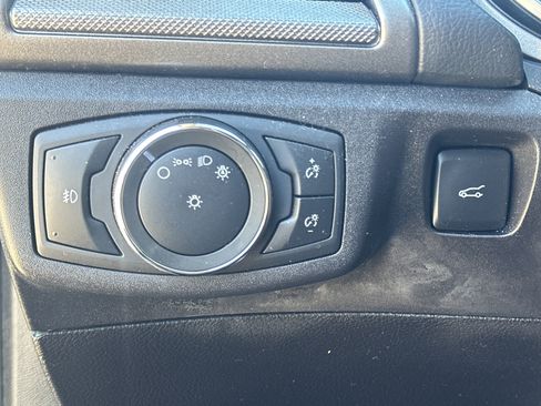 Used 2020 Ford Fusion SE w/ Equipment Group 151A image 17