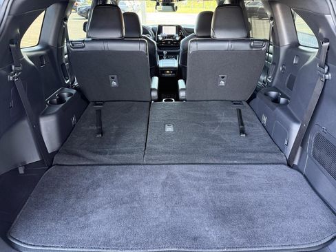 Used 2025 Toyota Highlander XSE image 44
