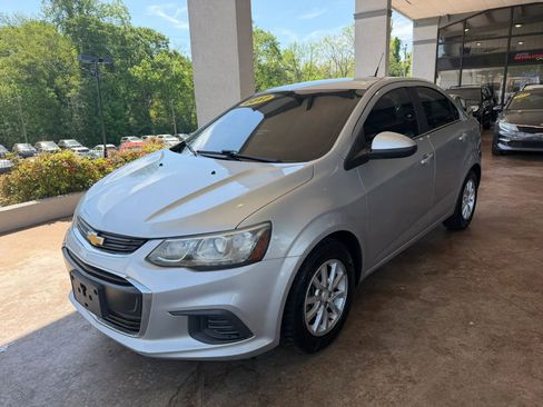 Used 2017 Chevrolet Sonic LT image 2