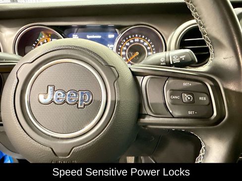Used 2021 Jeep Gladiator Sport image 28