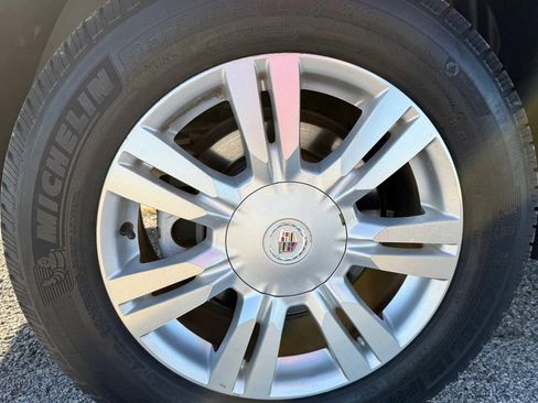 Used 2013 Cadillac SRX Luxury w/ Driver Awareness Package image 21