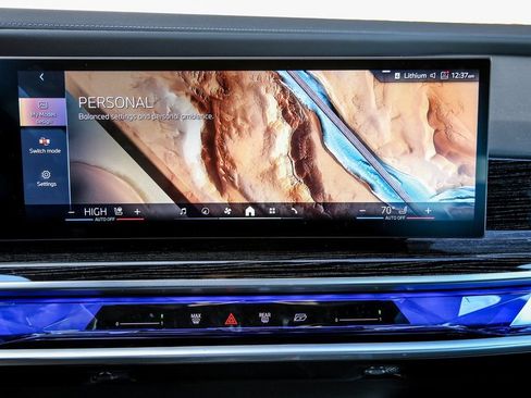 Used 2025 BMW 760i xDrive w/ Executive Package image 14